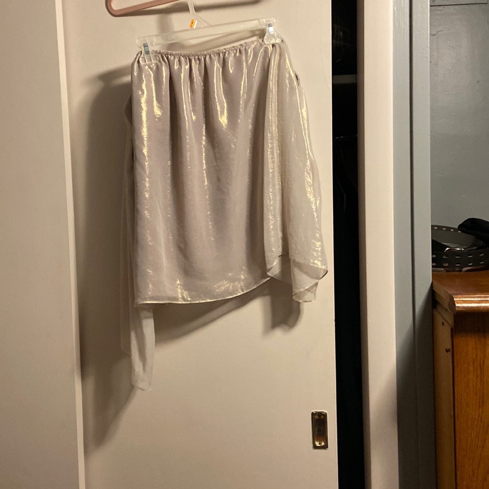 Off shoulder float long sleeve